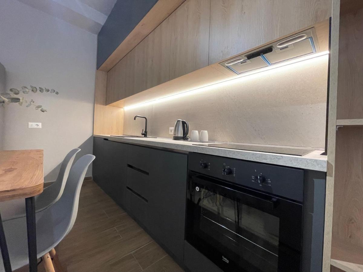 Square 21 Apartments Тирана Экстерьер фото
