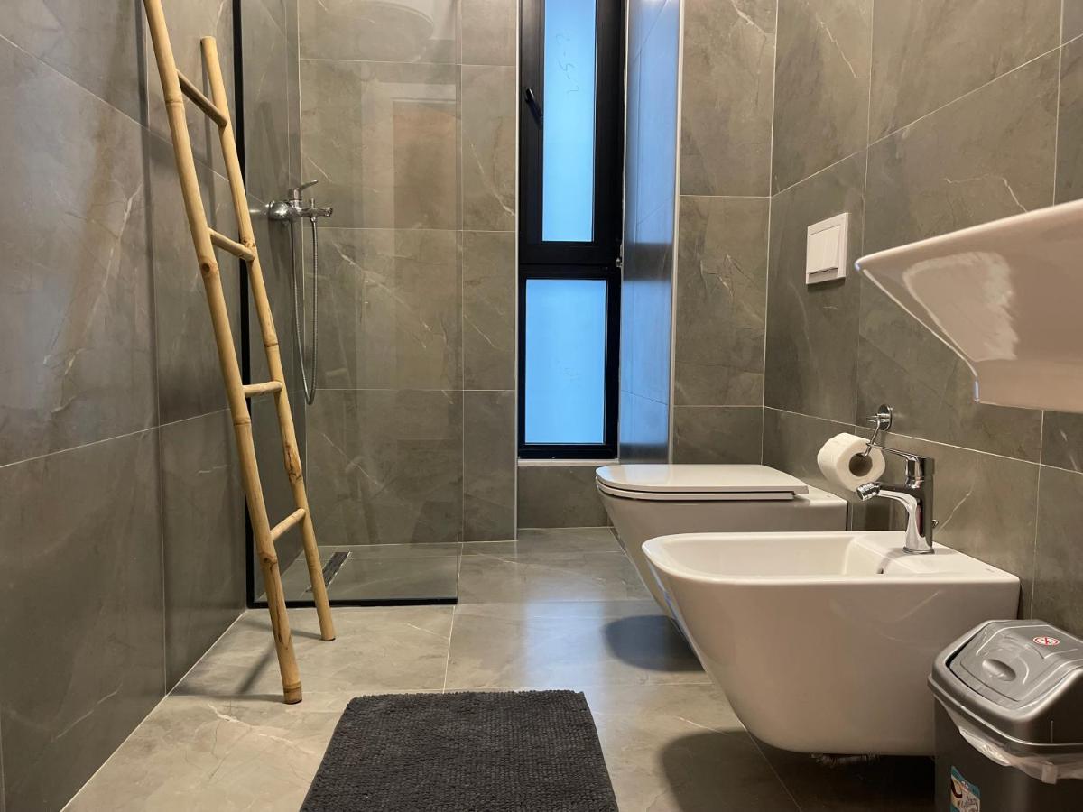 Square 21 Apartments Тирана Экстерьер фото