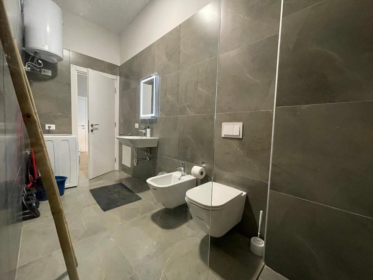 Square 21 Apartments Тирана Экстерьер фото